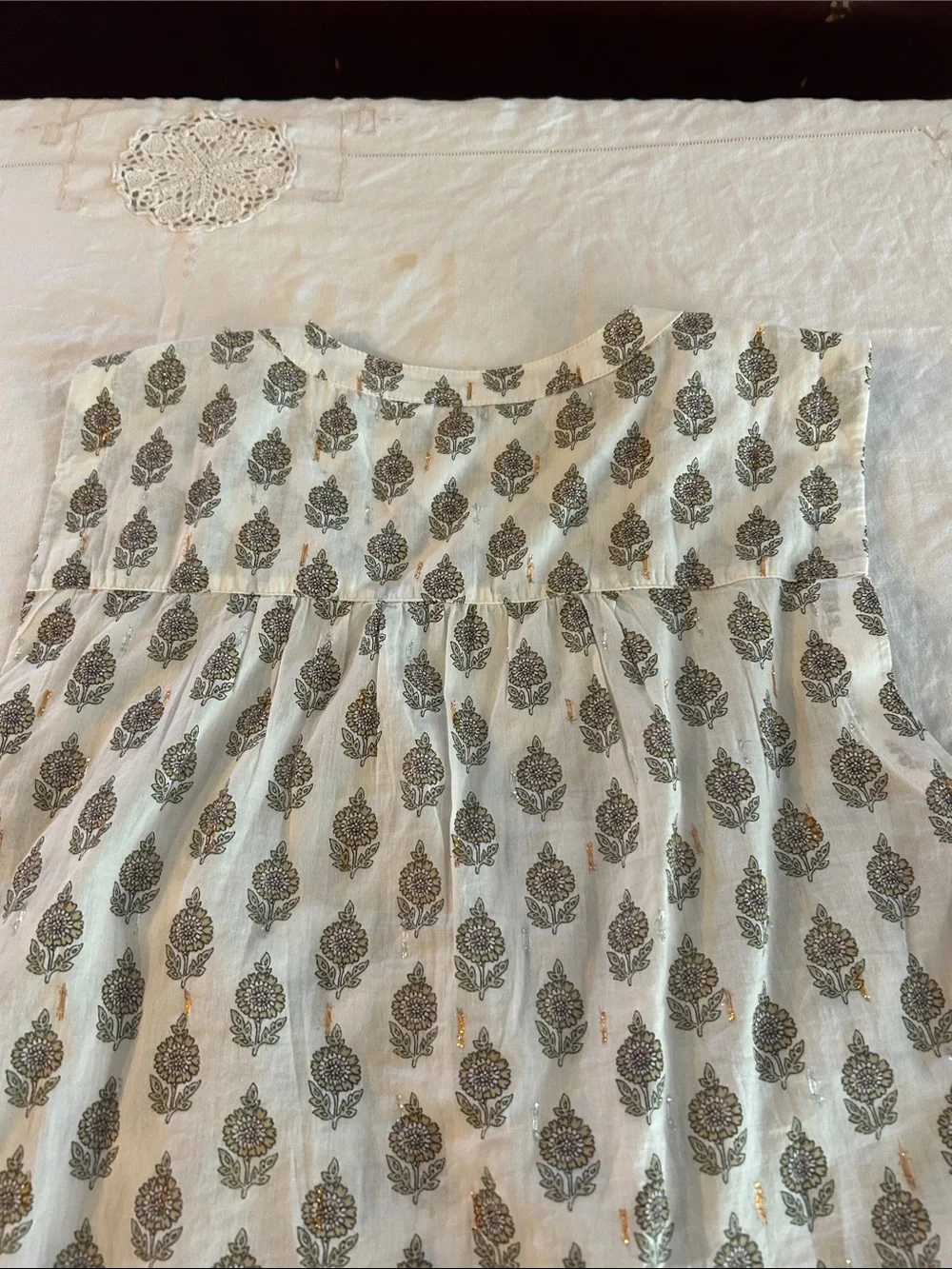 Lucky Brand Cream Floral Button-Up Shell with Olive and metallic accents. Sz L - Picture 8 of 9